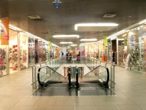 COMMERCIO E APERTURE FESTIVE. IL 1° NOVEMBRE MOBILITAZIONI IN TUTTA ITALIA, I SINDACATI INVITANO ALL’ASTENSIONE DAL LAVORO.