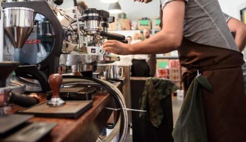 CONTRATTO PUBBLICI ESERCIZI, RISTORAZIONE COLLETTIVA, COMMERCIALE E TURISTICA, LA CONSULTAZIONE DEI LAVORATORI APPROVA A LARGHISSIMA MAGGIORANZA L’INTESA SIGLATA A FEBBRAIO.