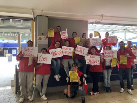 SMA SIMPLY, PROSEGUE LA MOBILITAZIONE SINDACALE VS LA RIORGANIZZAZIONE AZIENDALE. A ROMA MASSICCIA L’ADESIONE ALLO SCIOPERO, IL 6 OTTOBRE NUOVE ASSEMBLEE DEI LAVORATORI NEI 45 SUPERMERCATI.