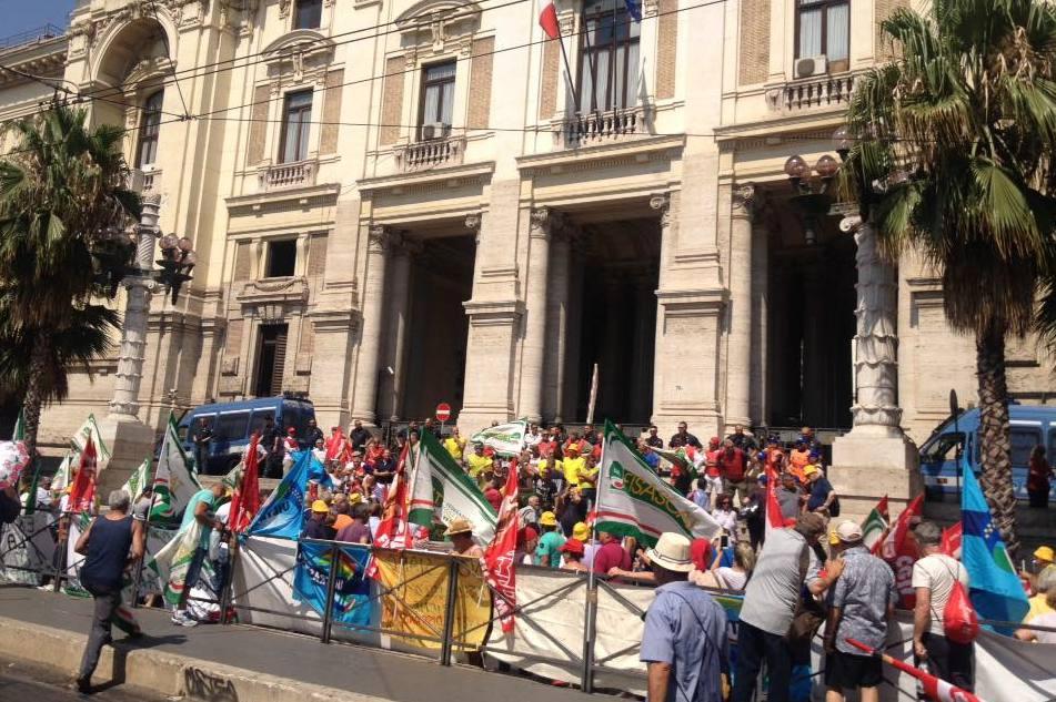 Appalti storici ex lsu: un tavolo di confronto per il processo di internalizzazione.