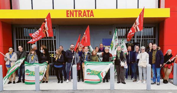 Mercatone Uno, domani 300 lavoratori in presidio al Ministero dello Sviluppo Economico. I sindacati sollecitano l’attivazione del tavolo di crisi