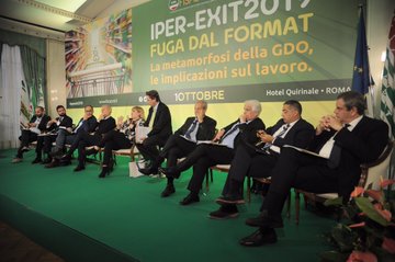 #Iperexit2019 fuga dal format ipermercato, Fisascat Cisl: «Per rispondere alle nuove sfide del mercato investire sulle competenze dei lavoratori e adottare politiche di settore sotto una regia istituzionale»