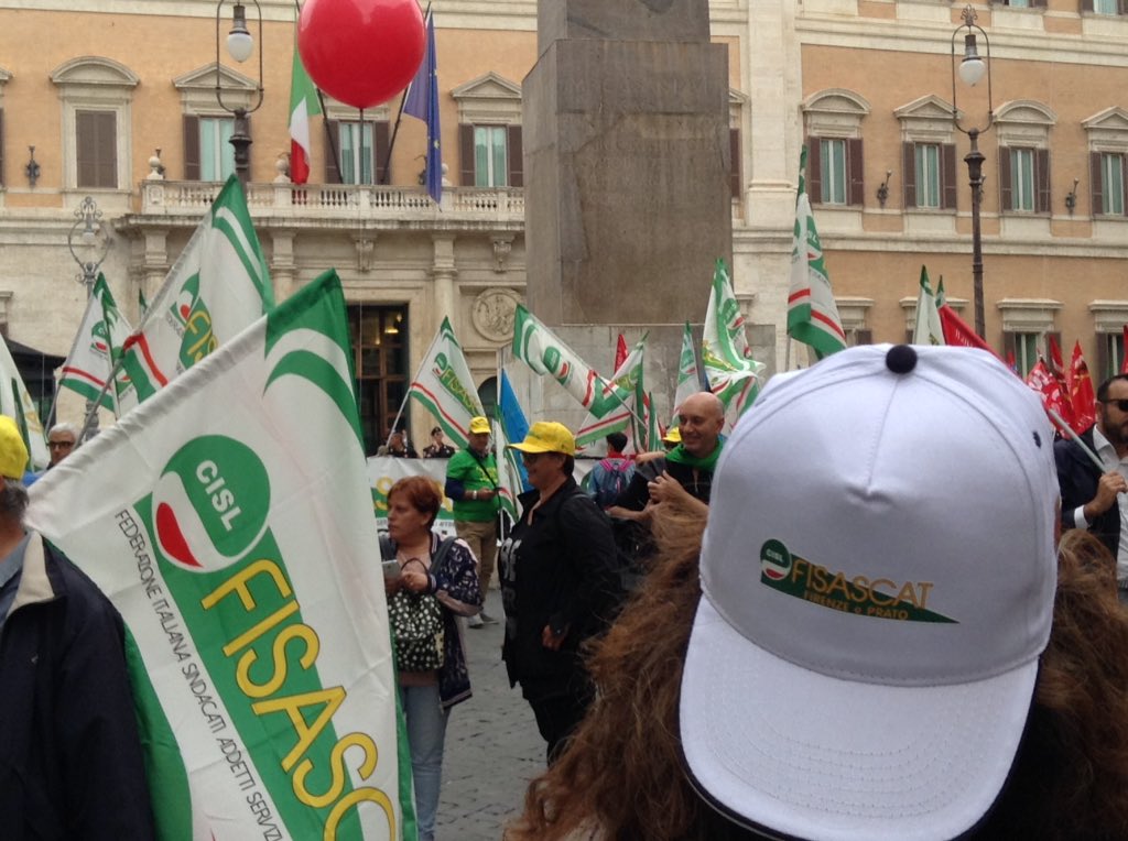 Appalti scuole statali, il 21 gennaio è sciopero nazionale con presidio a Roma in Piazza Monte Citorio. Dal 1° marzo al via l'internalizzazione dei servizi di pulizia, ausiliariato e decoro ma non per tutti i 16mila addetti