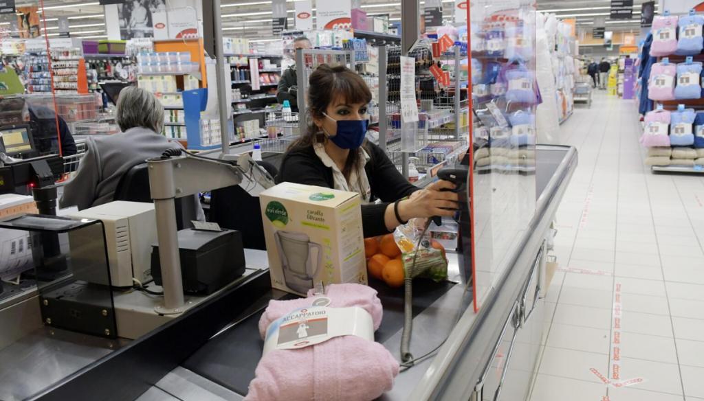 Emergenza Covid-19. Negozi alimentari e al dettaglio, i sindacati rinnovano al Governo la richiesta di limitare le aperture a 12 ore al giorno con chiusura domenicale