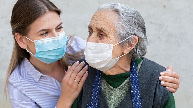 Regolarizzazione ed emersione irregolari, il 91% delle domande riconducibili al settore del lavoro domestico e di assistenza alla persona