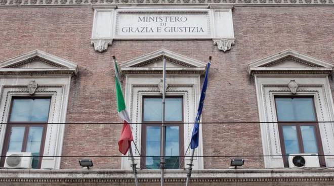 Documentazione atti processuali. In stato di agitazione i 1.500 fonici, trascrittori e stenotipisti addetti ai servizi in appalto al ministero della Giustizia. Domani 4 agosto l'assemblea sindacale, lavoratori pronti alla mobilitazione