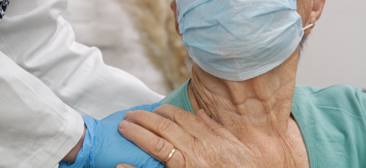 Cura e Assistenza alla persona, il Report di Uni Global Union: nell’anno della pandemia la forza lavoro di tutto il mondo è stata duramente colpita dal Covid-19