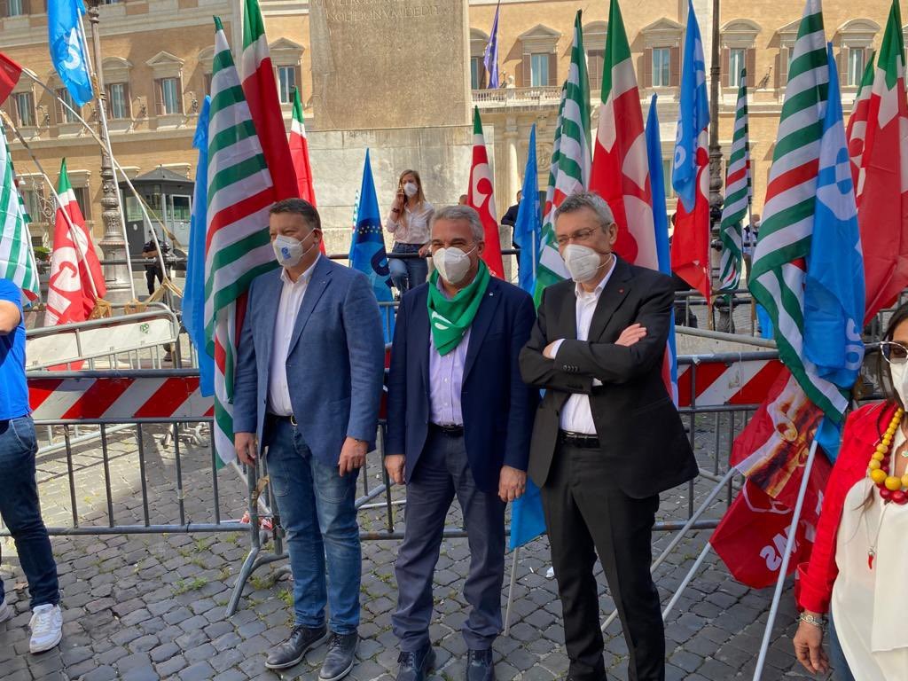 Lavoro, Salute e Sicurezza: la mobilitazione Cgil Cisl Uil approda in Piazza Monte Citorio a Roma