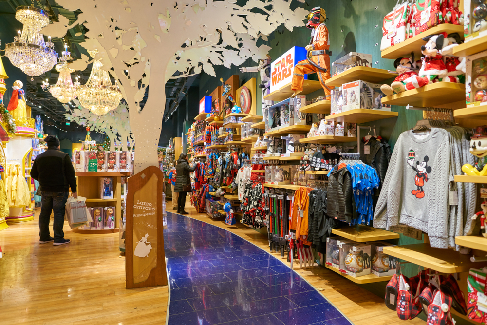 Disney Store abbandona l’Italia, più di 230 dipendenti restano senza lavoro. Martedì 25 maggio l’assemblea unitaria dei lavoratori Filcams Cgil, Fisascat Cisl e Uiltucs per pianificare le iniziative di mobilitazione