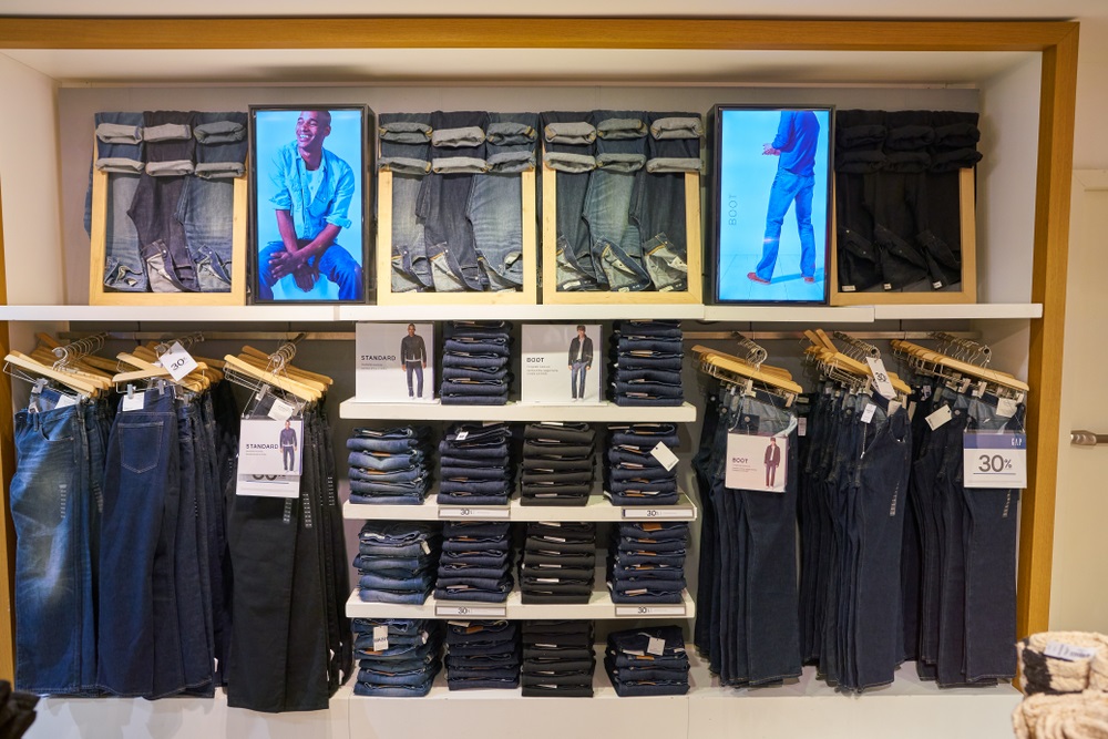 Gap Italia, ufficializzato il piano di chiusure: abbassano le saracinesche due negozi a Milano e Torino, 25 lavoratori coinvolti