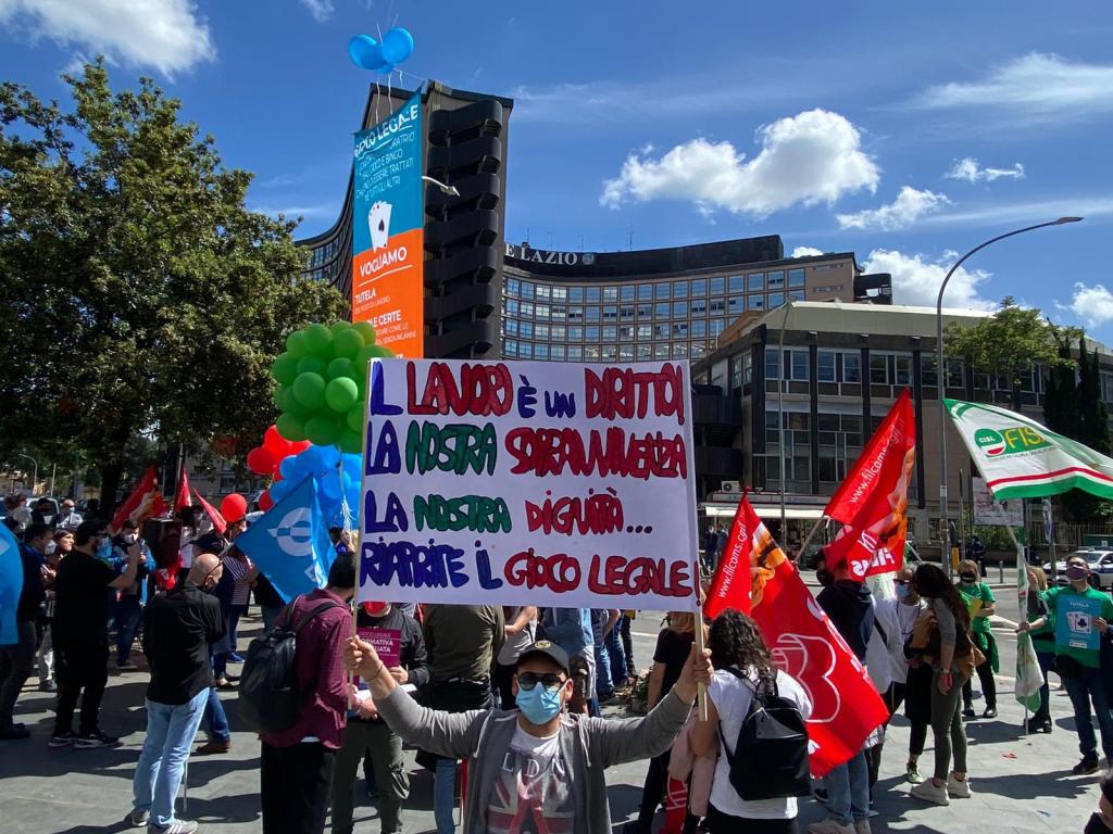 Gioco Legale, in migliaia in piazza per la riapertura delle attività del gioco pubblico in concessione